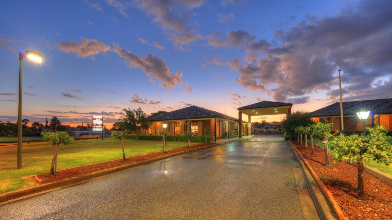 Bushman'S Motor Inn Parkes Kültér fotó