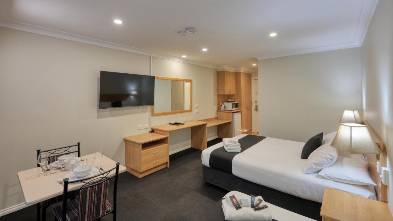 Bushman'S Motor Inn Parkes Kültér fotó