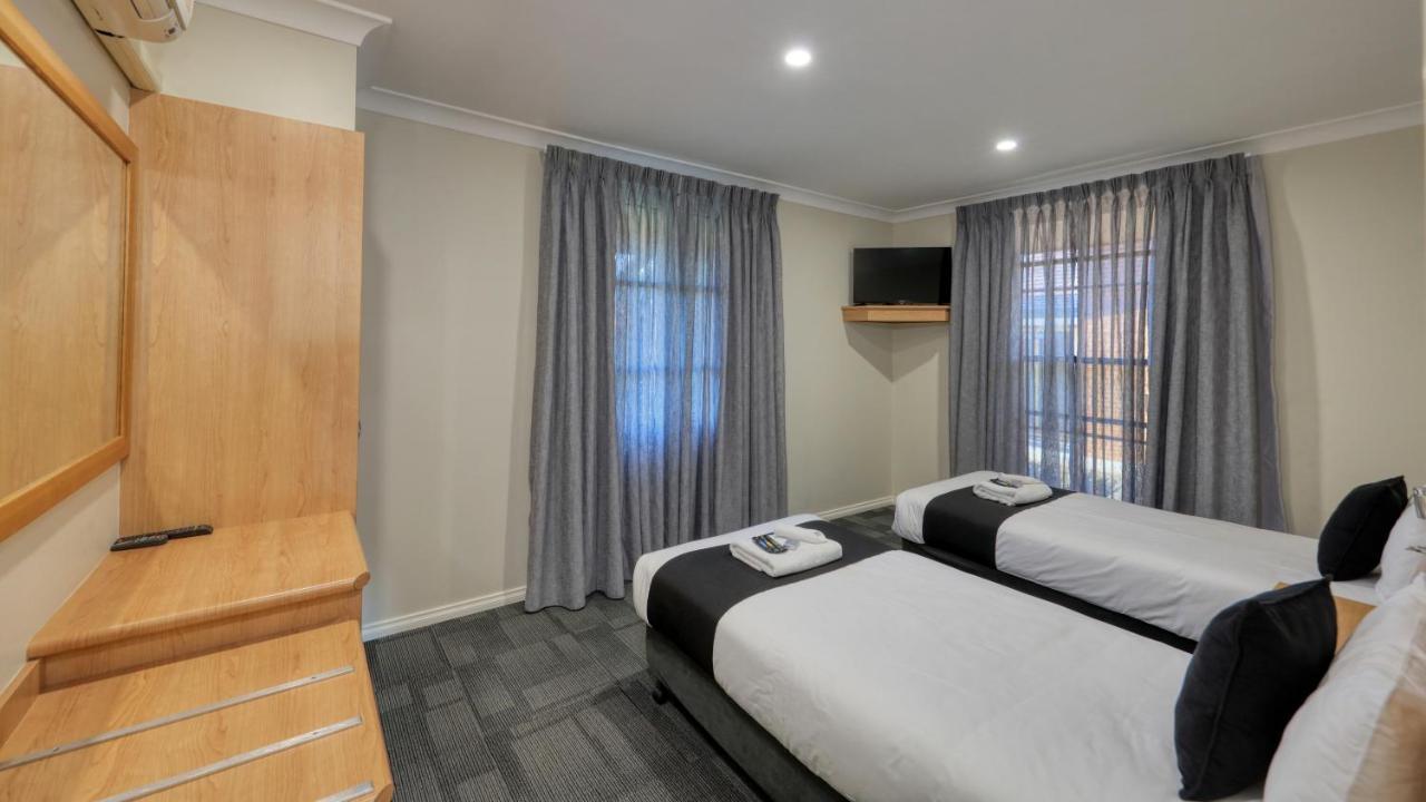 Bushman'S Motor Inn Parkes Kültér fotó