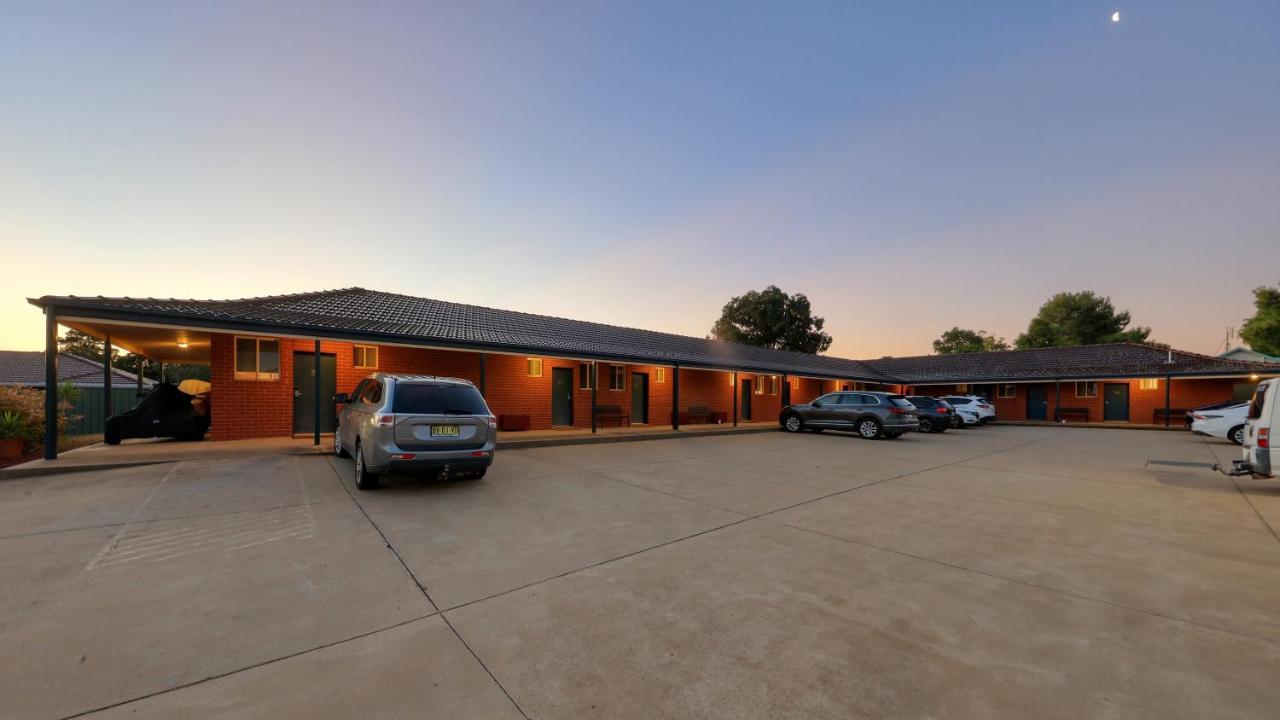 Bushman'S Motor Inn Parkes Kültér fotó