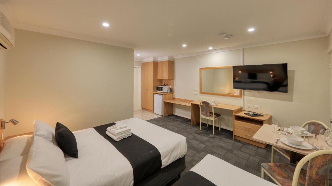 Bushman'S Motor Inn Parkes Kültér fotó