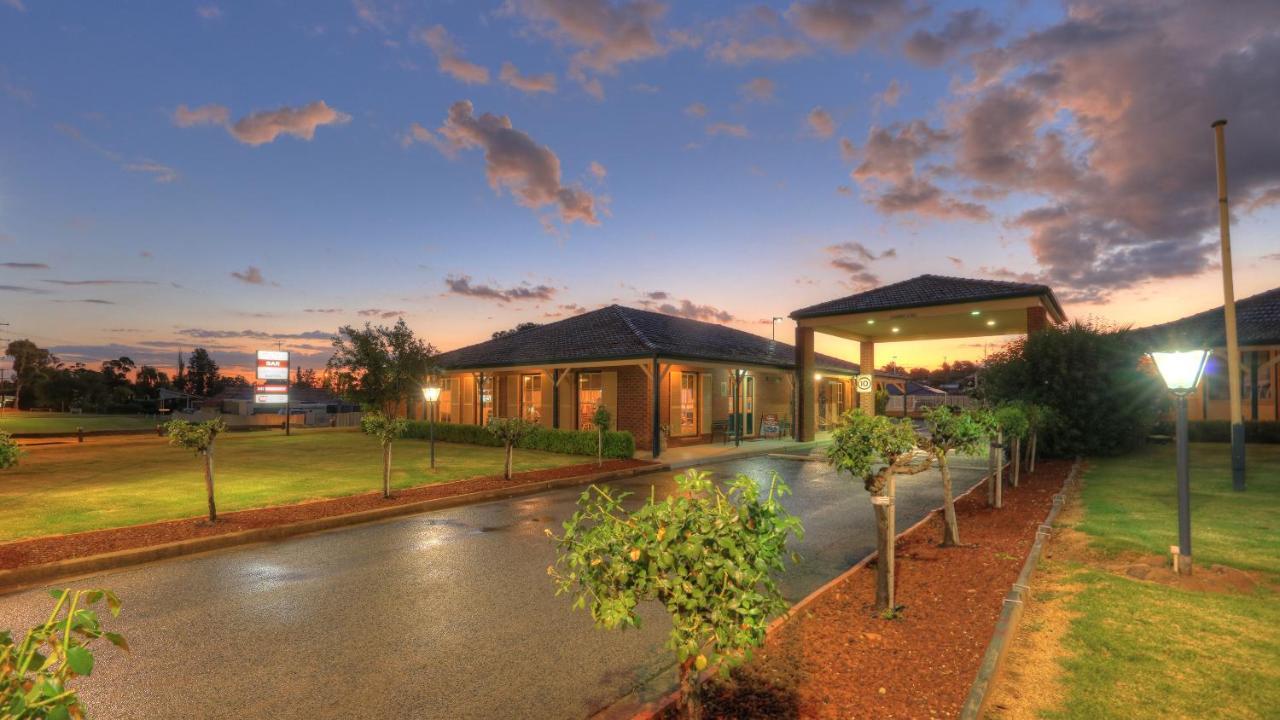 Bushman'S Motor Inn Parkes Kültér fotó