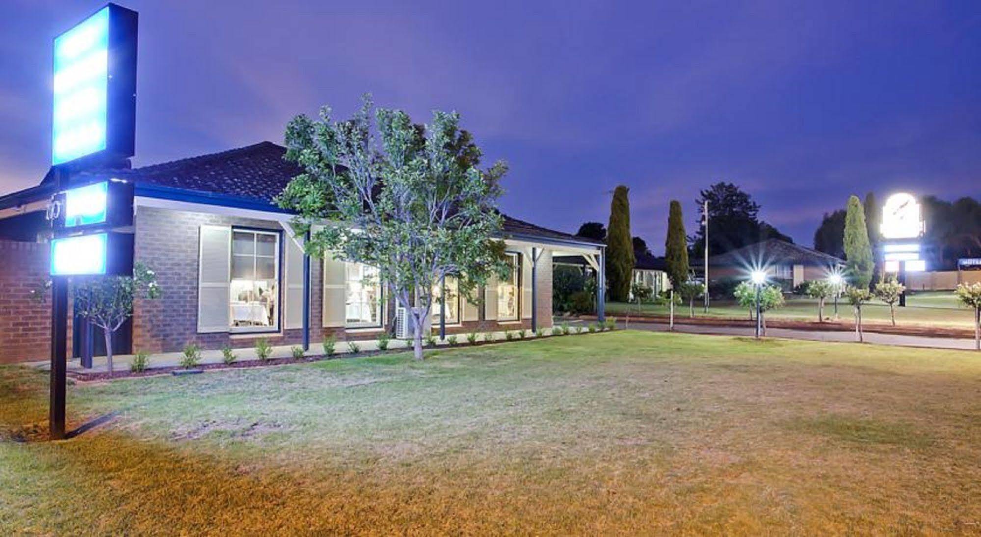 Bushman'S Motor Inn Parkes Kültér fotó