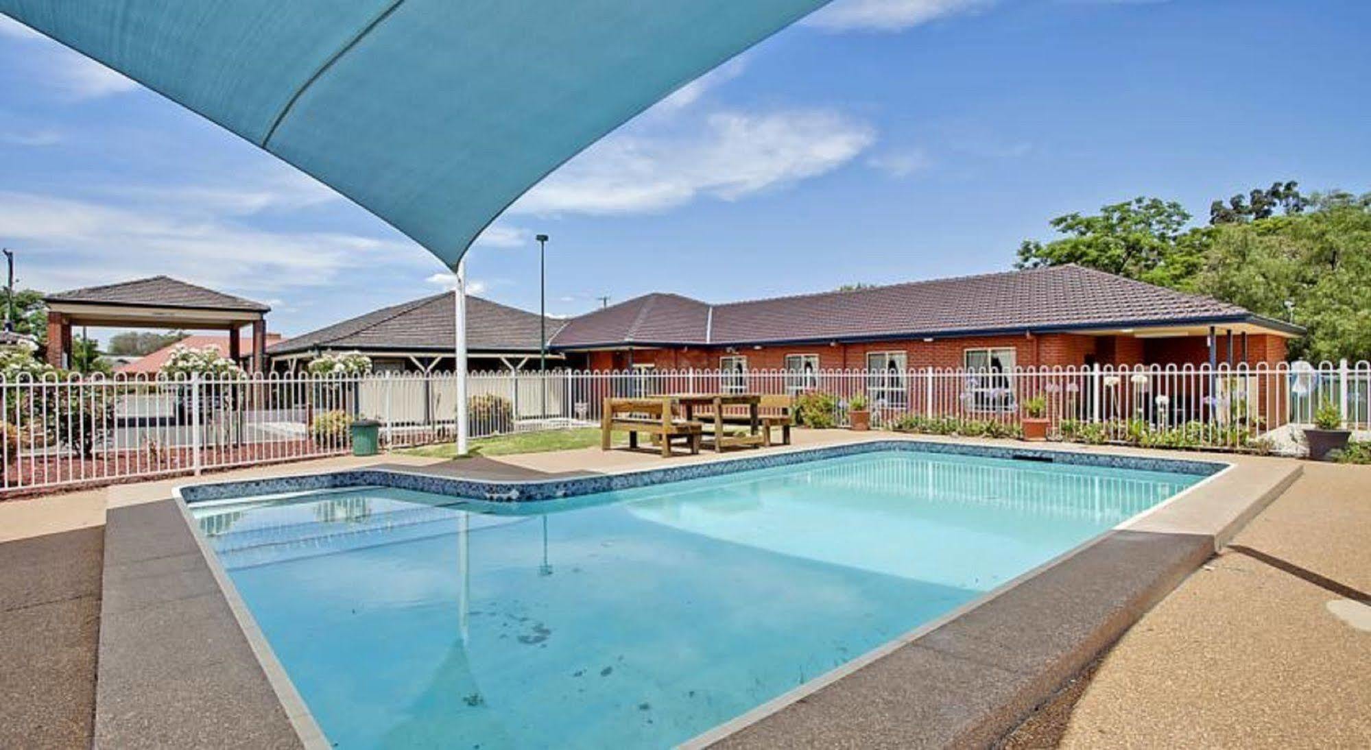 Bushman'S Motor Inn Parkes Kültér fotó